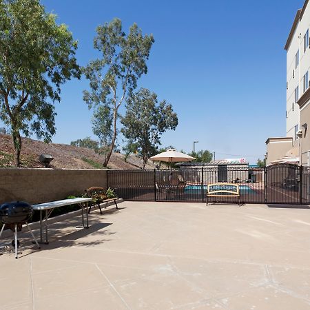 Holiday Inn Express & Suites Bakersfield Central By Ihg חדר תמונה