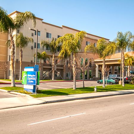 Holiday Inn Express & Suites Bakersfield Central By Ihg מראה חיצוני תמונה