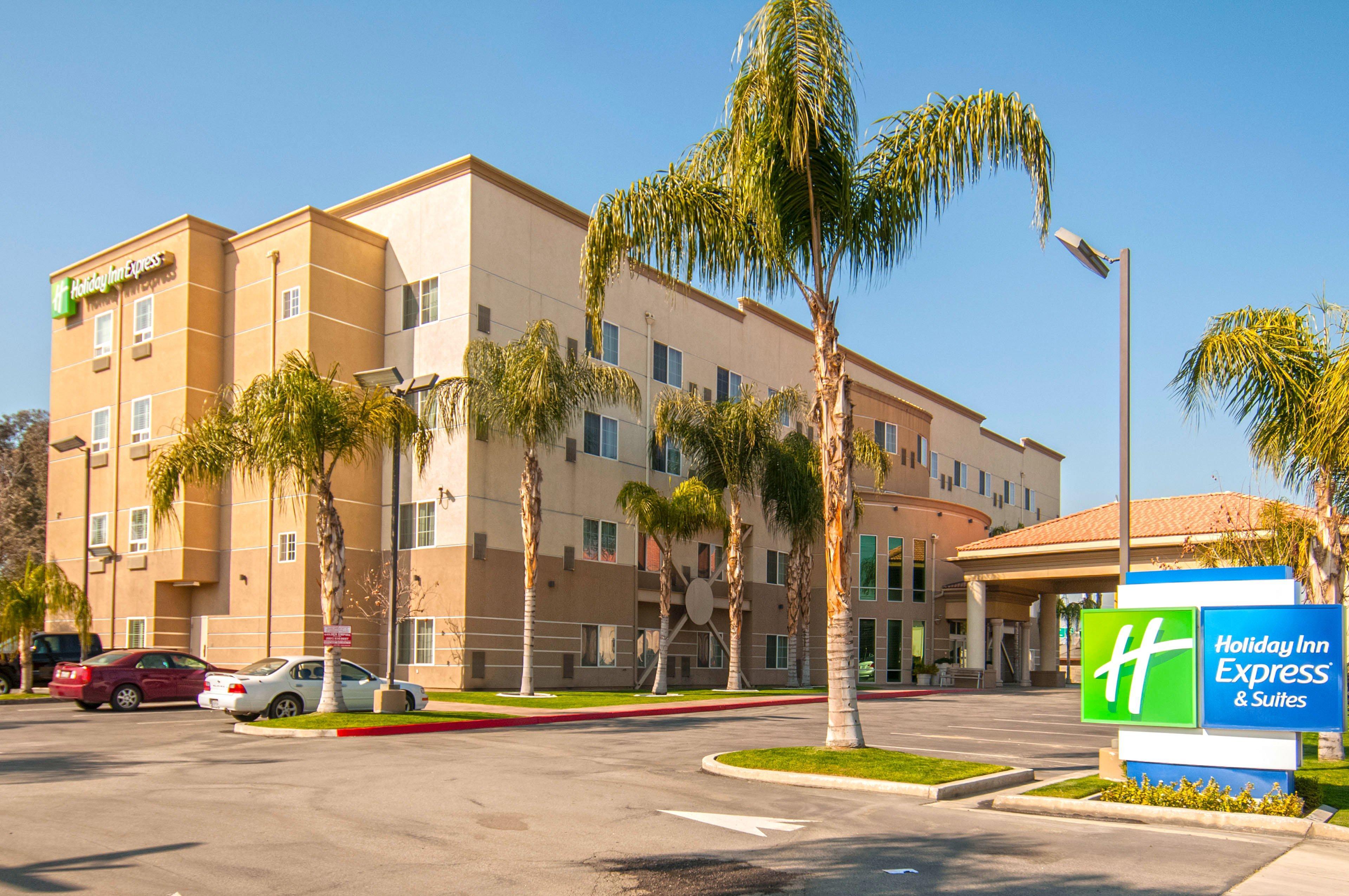 Holiday Inn Express & Suites Bakersfield Central By Ihg מראה חיצוני תמונה