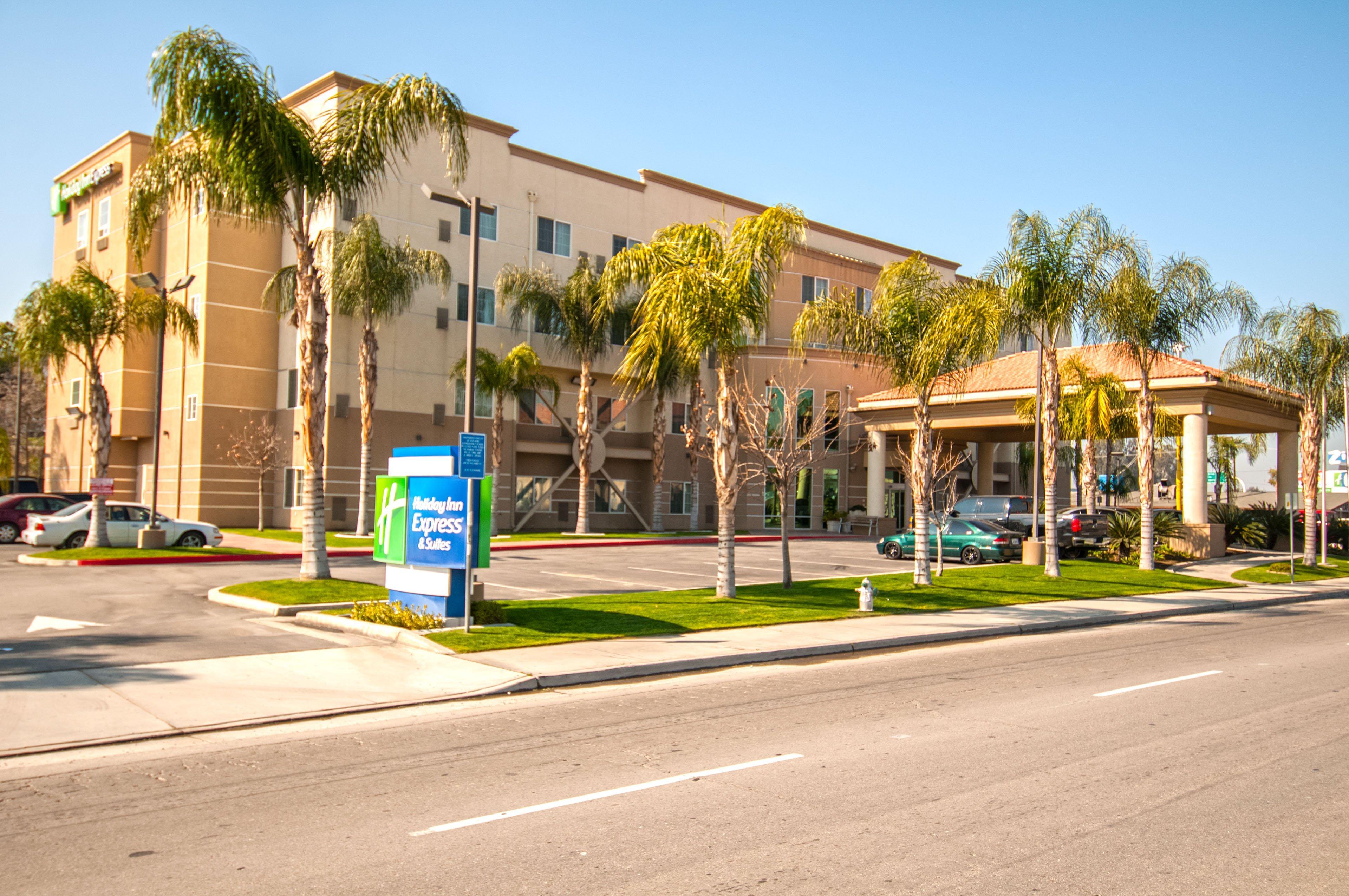 Holiday Inn Express & Suites Bakersfield Central By Ihg מראה חיצוני תמונה