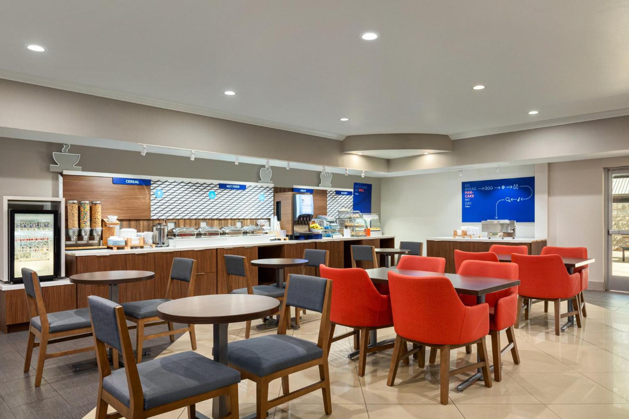 Holiday Inn Express & Suites Bakersfield Central By Ihg מראה חיצוני תמונה
