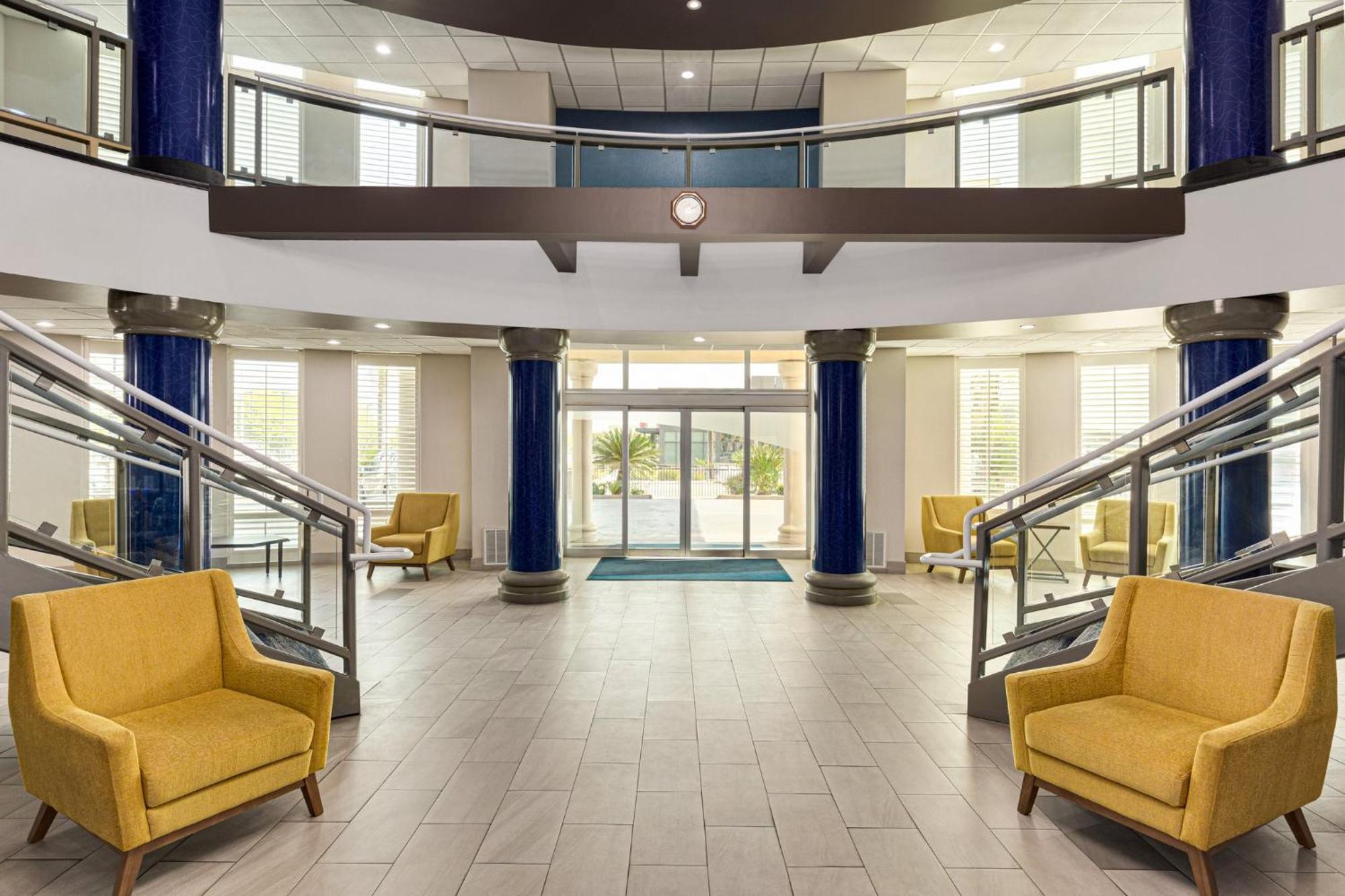 Holiday Inn Express & Suites Bakersfield Central By Ihg מראה חיצוני תמונה