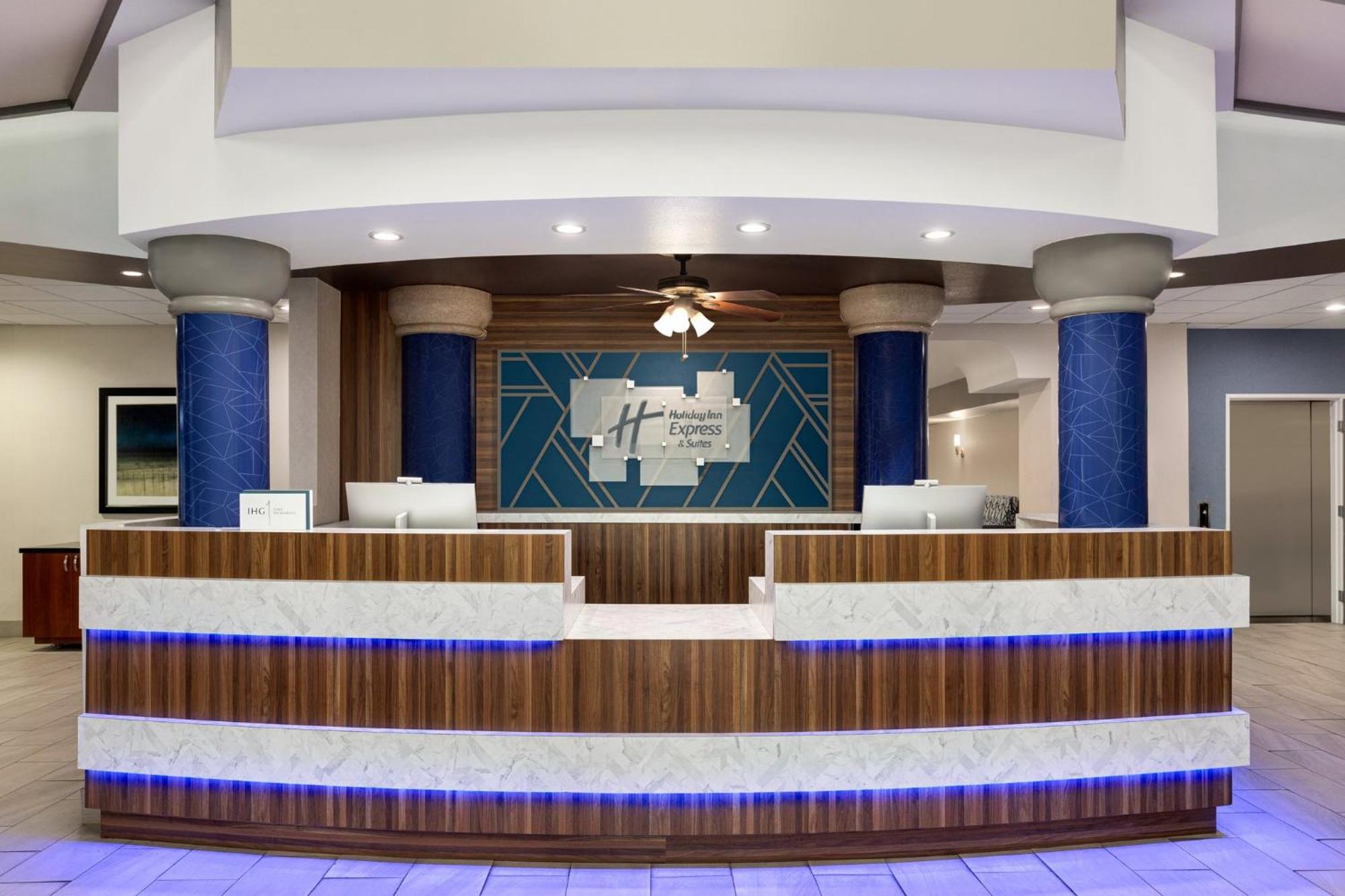Holiday Inn Express & Suites Bakersfield Central By Ihg מראה חיצוני תמונה