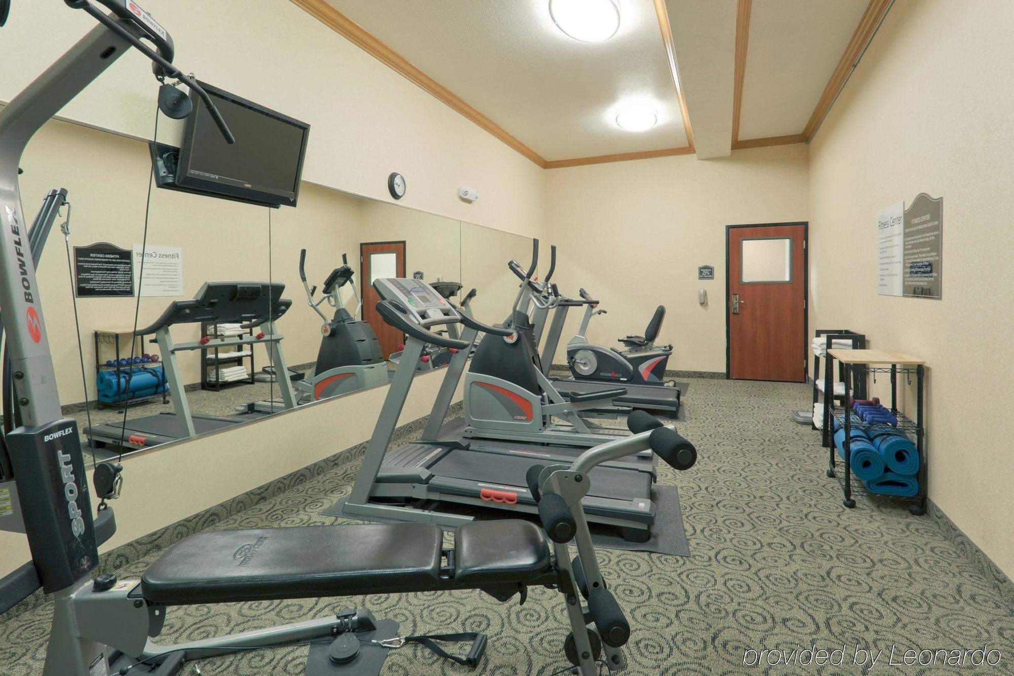 Holiday Inn Express & Suites Bakersfield Central By Ihg מתקנים תמונה