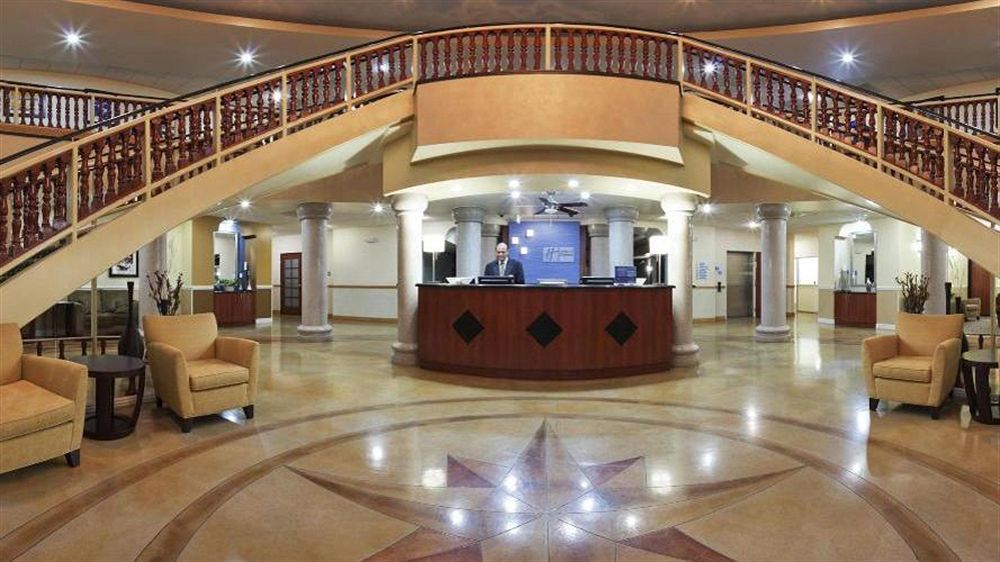 Holiday Inn Express & Suites Bakersfield Central By Ihg מראה חיצוני תמונה