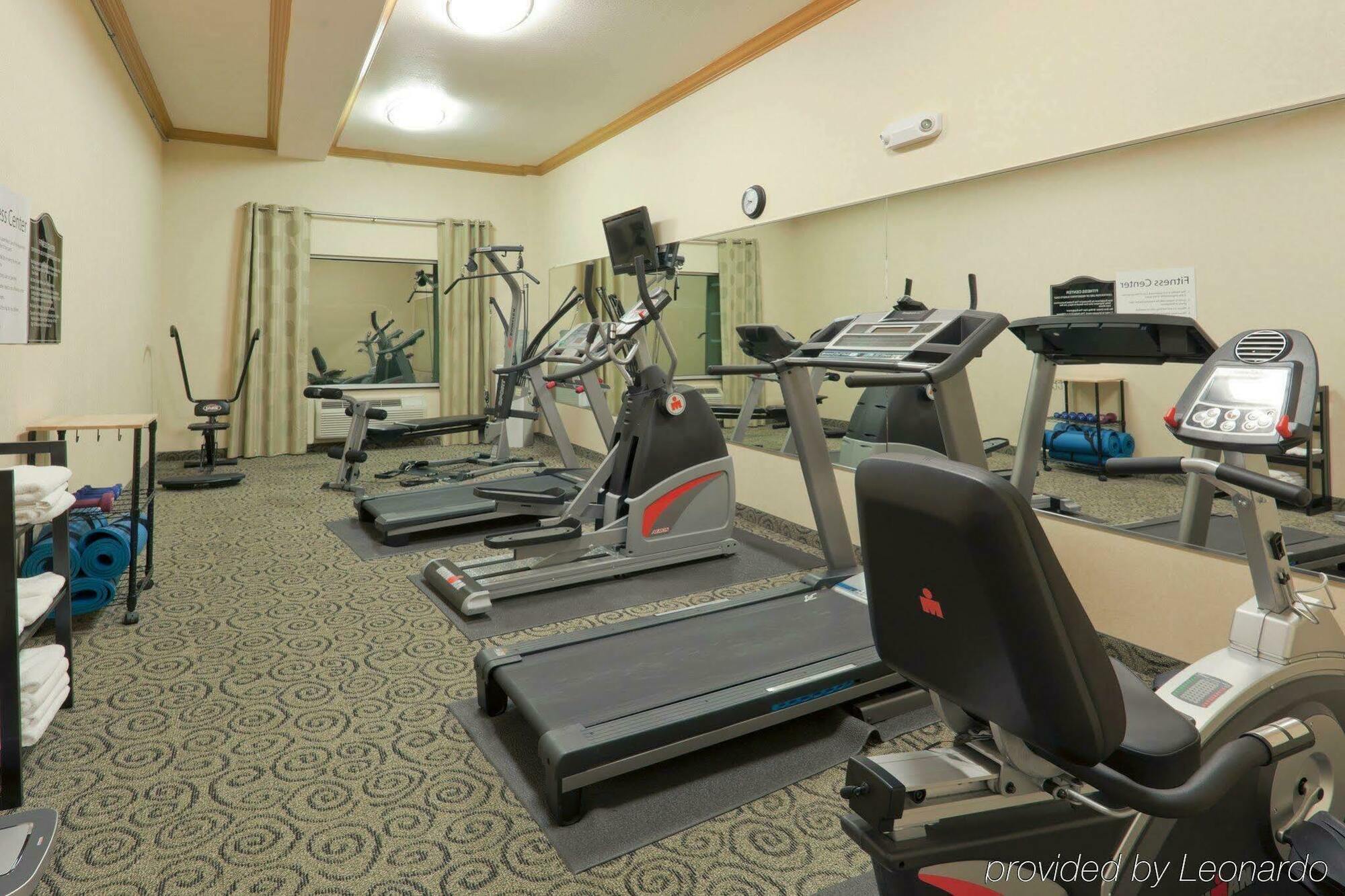 Holiday Inn Express & Suites Bakersfield Central By Ihg מתקנים תמונה